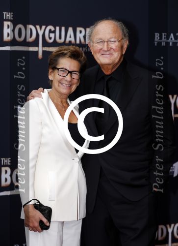 Utrecht 27 september 2015
Premiere the bodyguard met oa Romy Monteiro Mark v Eeuwen  Carolina Dijkhuizen en Patrick Martens. Joop en Janine v d Ende
