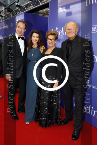Amsterdam 11 oktober 2015
Premiere de tweeling in het nieuwe de la mar theater
Joop v d Ende Janine v d Ende Vincent v d Ende