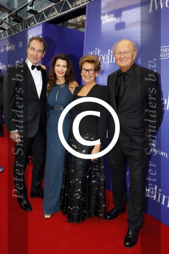Amsterdam 11 oktober 2015
Premiere de tweeling in het nieuwe de la mar theater
Joop v d Ende Janine v d Ende Vincent v d Ende
