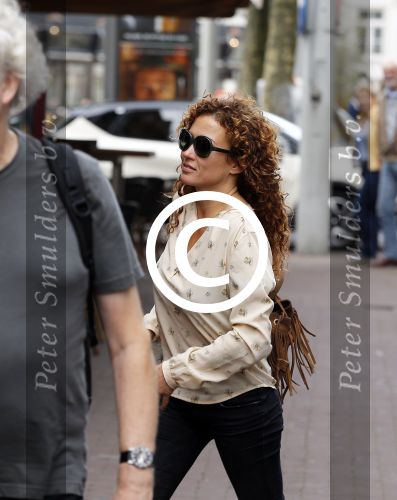 Amsterdam 6 oktober 2015 
Katja Schuurman brnegt haar vriend Freek v Noordwijk van zijn ene restaurant naar zijn andere restaurant ion Amsterdam