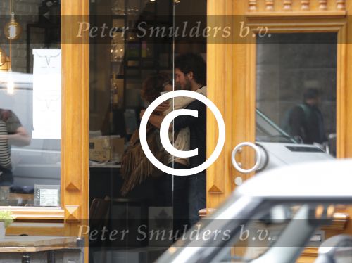 Amsterdam 6 oktober 2015 
Katja Schuurman brnegt haar vriend Freek v Noordwijk van zijn ene restaurant naar zijn andere restaurant ion Amsterdam