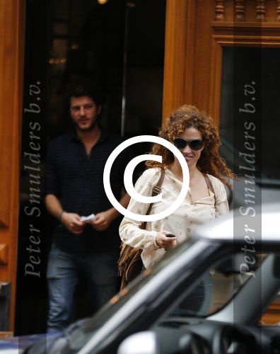Amsterdam 6 oktober 2015 
Katja Schuurman brnegt haar vriend Freek v Noordwijk van zijn ene restaurant naar zijn andere restaurant ion Amsterdam
