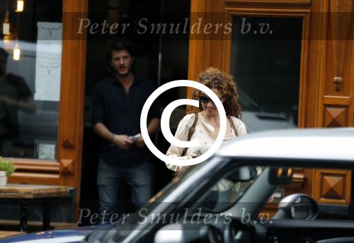 Amsterdam 6 oktober 2015 
Katja Schuurman brnegt haar vriend Freek v Noordwijk van zijn ene restaurant naar zijn andere restaurant ion Amsterdam