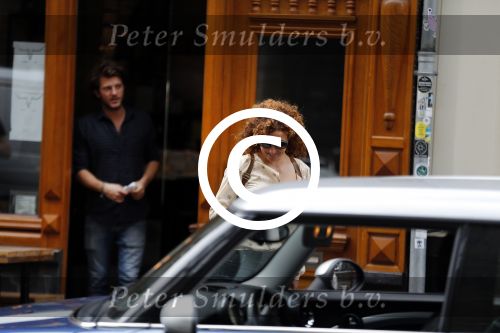 Amsterdam 6 oktober 2015 
Katja Schuurman brnegt haar vriend Freek v Noordwijk van zijn ene restaurant naar zijn andere restaurant ion Amsterdam