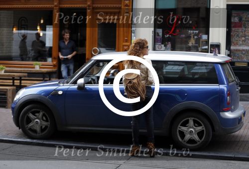 Amsterdam 6 oktober 2015 
Katja Schuurman brnegt haar vriend Freek v Noordwijk van zijn ene restaurant naar zijn andere restaurant ion Amsterdam