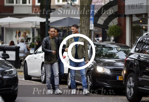 Amsterdam, 5 Oktober 2015
Khalid Boulahrouz in zij RangeRover samen met vrienden