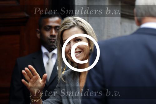 Amsterdam 6 oktober 2015
Koningin Maxima bij symposium platform wijzer in geldzaken in het Tobacco theater, 
Eberhard v d Laan ontvangt haar.
