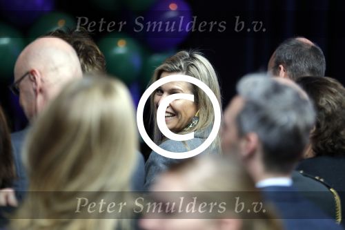 Amsterdam 6 oktober 2015
Koningin Maxima bij symposium platform wijzer in geldzaken in het Tobacco theater, 
Eberhard v d Laan ontvangt haar.