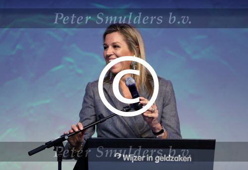 Amsterdam 6 oktober 2015
Koningin Maxima bij symposium platform wijzer in geldzaken in het Tobacco theater, 
Eberhard v d Laan ontvangt haar.