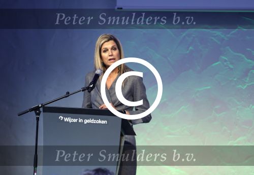 Amsterdam 6 oktober 2015
Koningin Maxima bij symposium platform wijzer in geldzaken in het Tobacco theater, 
Eberhard v d Laan ontvangt haar.