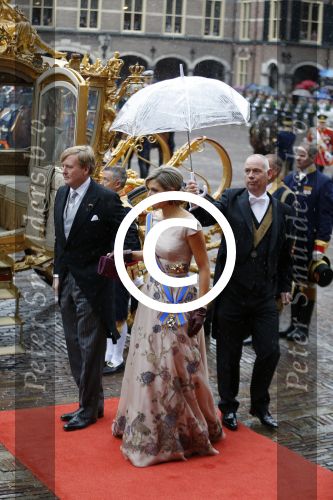 Den Haag 15 september 2015
Prinsjesdag 2015 met Koning Willem Alexander Koningin Maxima prins Constantijn en Prinses Laurentien. Dit jaar wordt de gouden koets voorlopig voor het laatst gebruikt.
