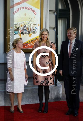 Amsterdam 26 september 2015
200 jaar koninkrijk in carre met oa aanwezig Koning Willem Alexander koningin Maxima en Prinsesd Beatrix.