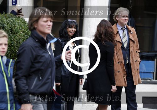 Amsterdam 19 september 2015
Laura Fygi met man op straat in amsterdam zuid.