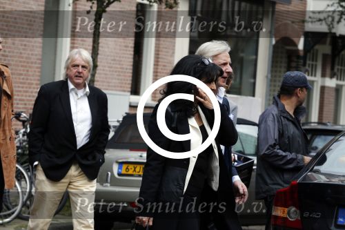 Amsterdam 19 september 2015
Laura Fygi met man op straat in amsterdam zuid.
