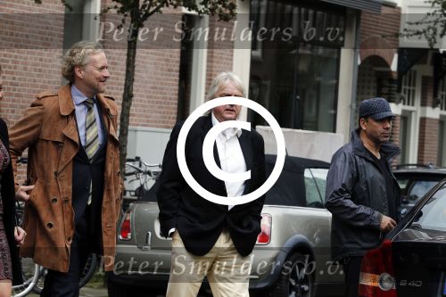 Amsterdam 19 september 2015
Laura Fygi met man op straat in amsterdam zuid.