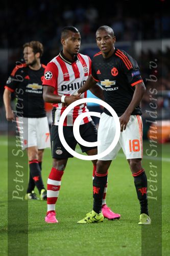Eindhoven, 15 September 2015
CL 2015/2016
Eerste wedstrijd PSV-Manchester United, eindstand 2-1
Luciano Narsingh in duel met Ashley Young