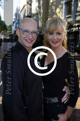 Amsterdam 30 september 2015 
Manon Thomas met vriend bij boekpresentatie Joop v Tellingen