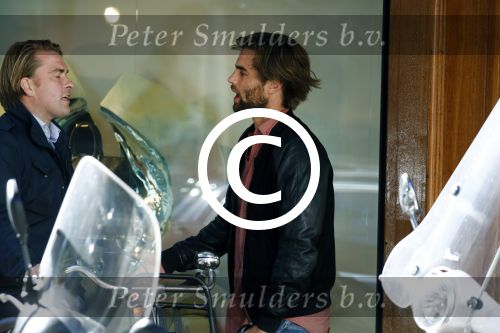 Amsterdam 30 september 2015 
Manuel Broekman met een kennis en in zijn mercedes cabrio op de pc hooftstraat