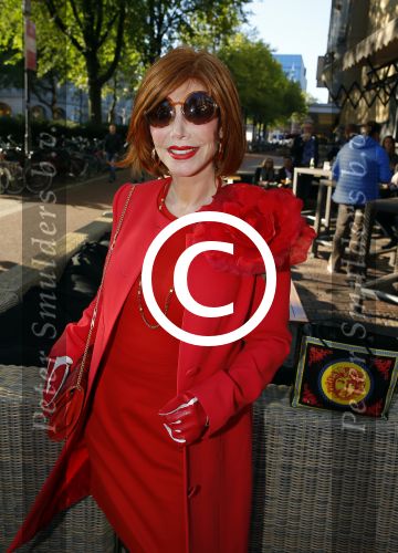 Amsterdam 30 september 2015
Boekpresenatie Joop van Tellingen in Players. Aanwezig Dennis Ria Nathalie en Fender v Tellingen alsmede rest van de familie. Marijke Helwegen met man