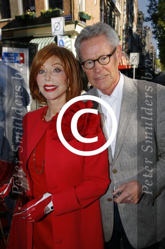 Amsterdam 30 september 2015
Boekpresenatie Joop van Tellingen in Players. Aanwezig Dennis Ria Nathalie en Fender v Tellingen alsmede rest van de familie. Marijke Helwegen met man