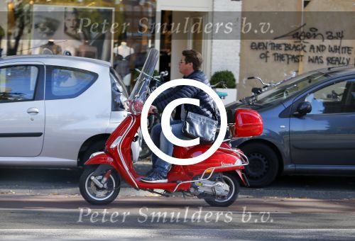 Amsterdam 2 oktober 2015
Martijn Krabbe op zijn vespa scooter