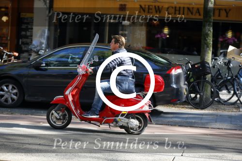Amsterdam 2 oktober 2015
Martijn Krabbe op zijn vespa scooter