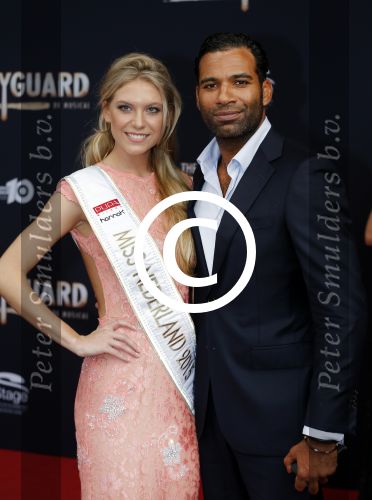 Utrecht 27 september 2015
Premiere the bodyguard met oa Romy Monteiro Mark v Eeuwen  Carolina Dijkhuizen en Patrick Martens.