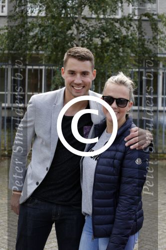 Hilversum 27 september 2015
Premiere twee kleine kleutertjes met Monique Smit naar verhaal van Jan Smit. Ze krijgen uit handen van edsilia Rombley dubbel platina. vriend Martijn