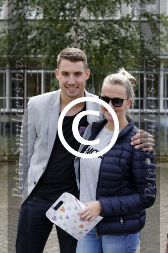 Hilversum 27 september 2015
Premiere twee kleine kleutertjes met Monique Smit naar verhaal van Jan Smit. Ze krijgen uit handen van edsilia Rombley dubbel platina. vriend Martijn