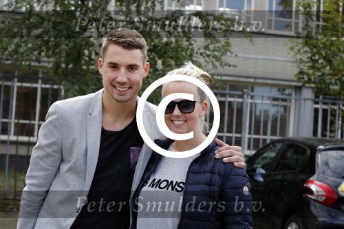 Hilversum 27 september 2015
Premiere twee kleine kleutertjes met Monique Smit naar verhaal van Jan Smit. Ze krijgen uit handen van edsilia Rombley dubbel platina. vriend Martijn