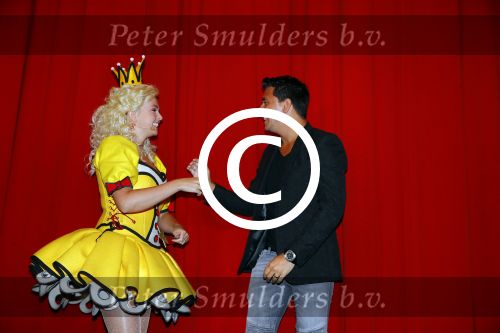 Hilversum 27 september 2015
Premiere twee kleine kleutertjes met Monique Smit naar verhaal van Jan Smit. Ze krijgen uit handen van edsilia Rombley dubbel platina.