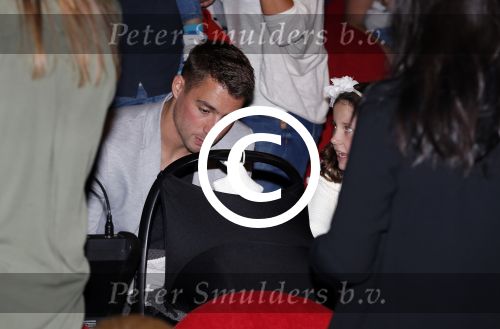 Hilversum 27 september 2015
Premiere twee kleine kleutertjes met Monique Smit naar verhaal van Jan Smit. Ze krijgen uit handen van edsilia Rombley dubbel platina. vriend Martijn