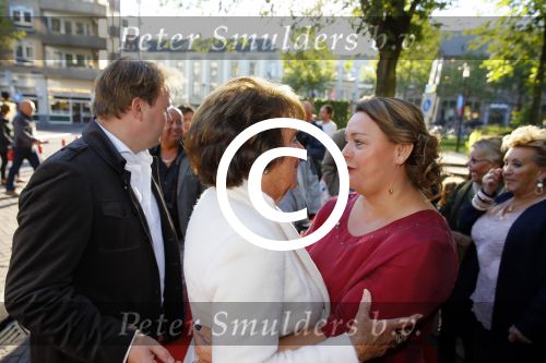 Amsterdam 30 september 2015
Boekpresenatie Joop van Tellingen in Players. Aanwezig Dennis Ria Nathalie en Fender v Tellingen alsmede rest van de familie.