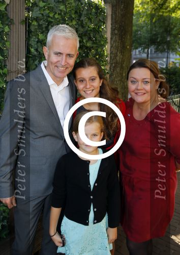 Amsterdam 30 september 2015
Boekpresenatie Joop van Tellingen in Players. Aanwezig Dennis Ria Nathalie en Fender v Tellingen alsmede rest van de familie.