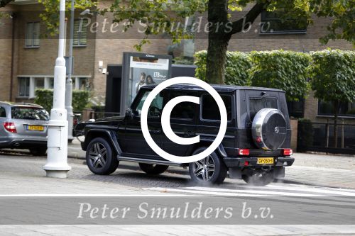 Amsterdam 25 september 2015
Nikkie Plessen in haar mercedes Gelandewagen Jeep