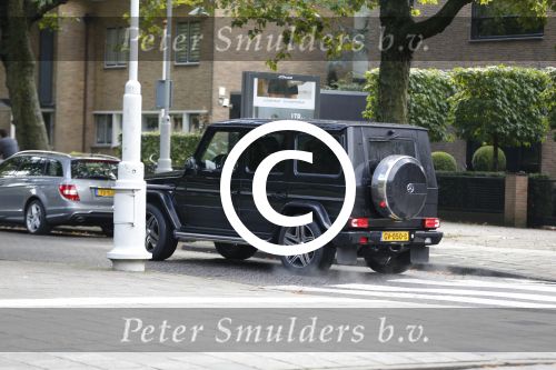 Amsterdam 25 september 2015
Nikkie Plessen in haar mercedes Gelandewagen Jeep