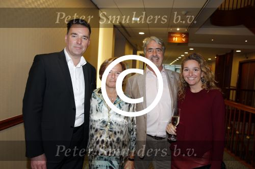 Amsterdam 13 september 2015
Modeshow Paul Schulten in het okura.
Nina Brink met haar dochter en man Pieter Storms
