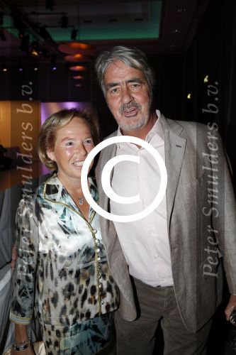 Amsterdam 13 september 2015
Modeshow Paul Schulten in het okura.
Nina Brink met haar dochter en man Pieter Storms