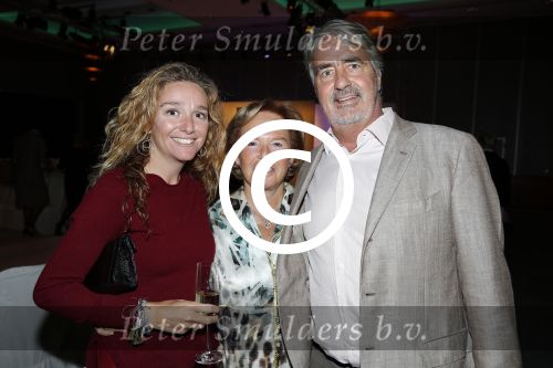 Amsterdam 13 september 2015
Modeshow Paul Schulten in het okura.
Nina Brink met haar dochter en man Pieter Storms