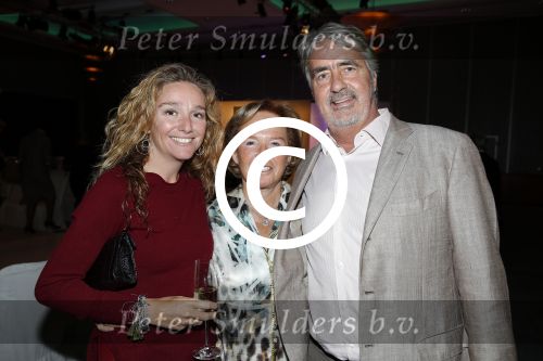 Amsterdam 13 september 2015
Modeshow Paul Schulten in het okura.
Nina Brink met haar dochter en man Pieter Storms
