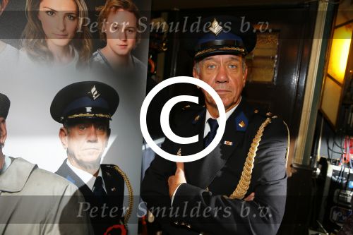 Amsterdam 16 september 2015
Perspresentatie Baantjer Live 2, Gaby Milder, Roben Mitchell van den Dungen, Hayo Kruijff, Nienke Sikkens, Beau Schneider, Peter Tuinman, Peter Romer. Erwin v Lambaart is de producent