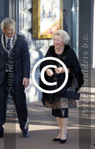 Amsterdam 26 september 2015
200 jaar koninkrijk in carre met oa aanwezig Koning Willem Alexander koningin Maxima en Prinsesd Beatrix.