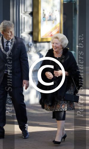 Amsterdam 26 september 2015
200 jaar koninkrijk in carre met oa aanwezig Koning Willem Alexander koningin Maxima en Prinsesd Beatrix.