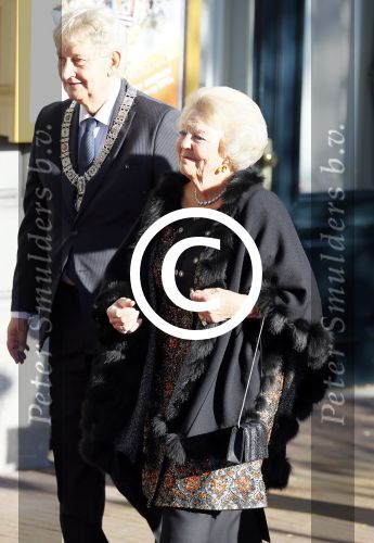 Amsterdam 26 september 2015
200 jaar koninkrijk in carre met oa aanwezig Koning Willem Alexander koningin Maxima en Prinsesd Beatrix.