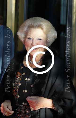 Amsterdam 26 september 2015
200 jaar koninkrijk in carre met oa aanwezig Koning Willem Alexander koningin Maxima en Prinsesd Beatrix.