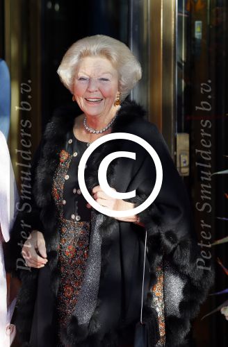 Amsterdam 26 september 2015
200 jaar koninkrijk in carre met oa aanwezig Koning Willem Alexander koningin Maxima en Prinsesd Beatrix.