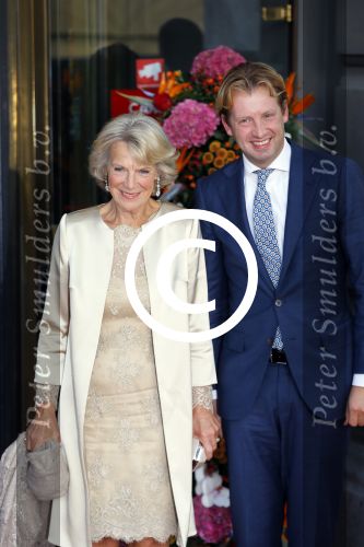 Amsterdam 26 september 2015
200 jaar koninkrijk in carre met oa aanwezig Koning Willem Alexander koningin Maxima en Prinsesd Beatrix.