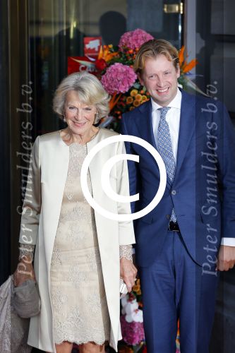 Amsterdam 26 september 2015
200 jaar koninkrijk in carre met oa aanwezig Koning Willem Alexander koningin Maxima en Prinsesd Beatrix.