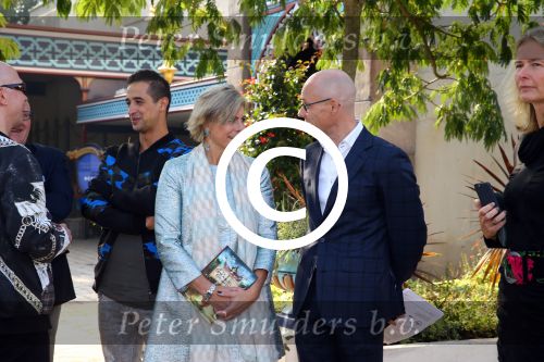 Kaatsheuvel, De Efteling presentatie en voorlezen door Yes-R en Prinses Laurentien
Prinses Laurentien in gesprek met Roel Govers van stichting lezen en schrijven