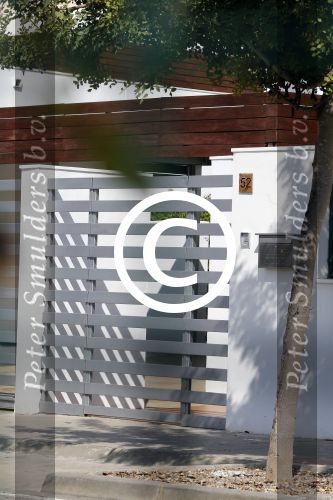 Sevilla 13/14 oktober 2015
Rafael v d Vaart heeft bezoek van zijn vriendin Christie die bij hem op bezoek is in zijn huis in Sevilla. Rafael wordt aangesproken door Edwin Bredius terwijl hij boodschappen doet in de supermarkt.